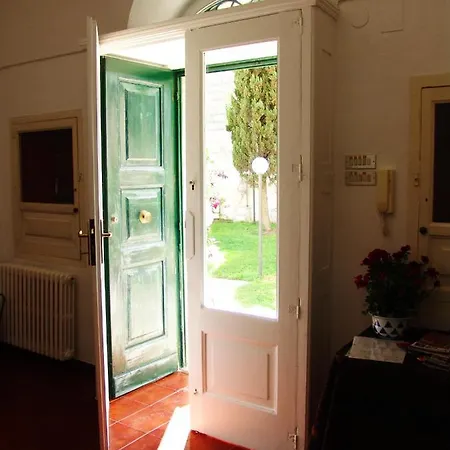 Guest house La Bougainvillea