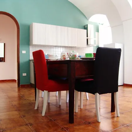Guest house La Bougainvillea 2*